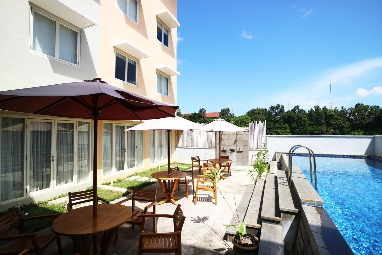 Santosa City Hotel دنباسار المظهر الخارجي الصورة